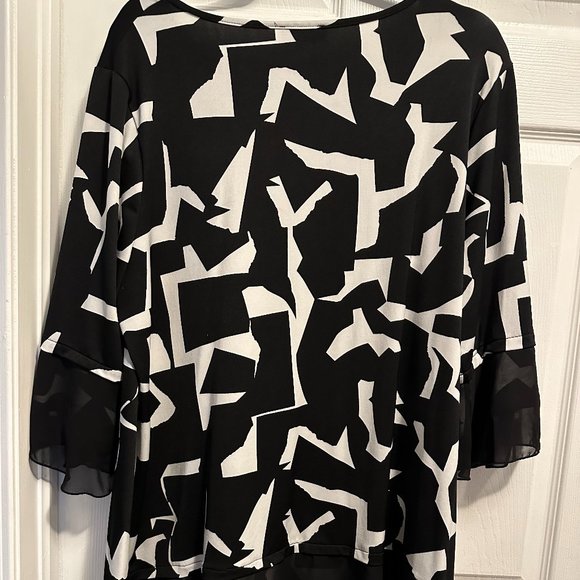 Geo Print Laura Plus Top - Picture 1 of 5